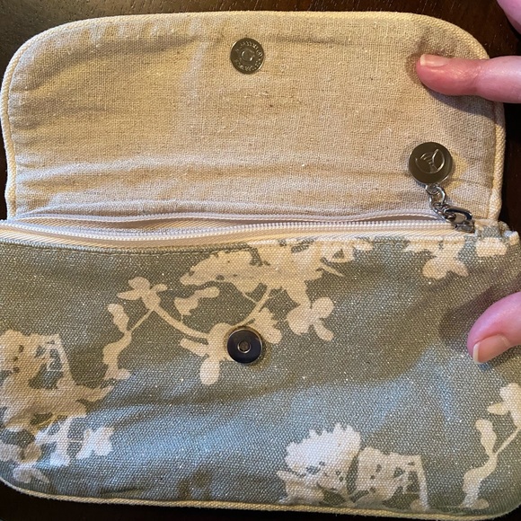 Apple & bee clutch/ makeup bag/wallet - Picture 4 of 6